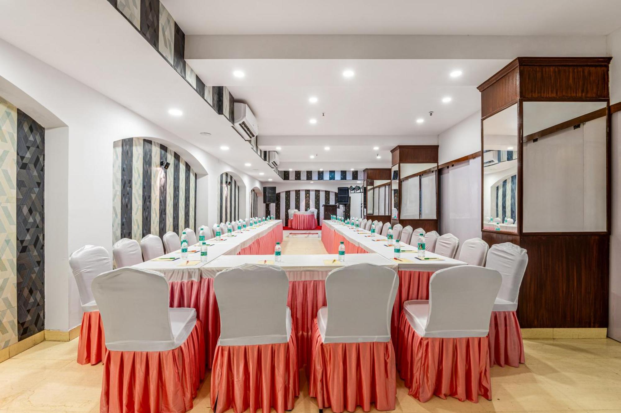Hotel Nice Palace Δελχί Εξωτερικό φωτογραφία