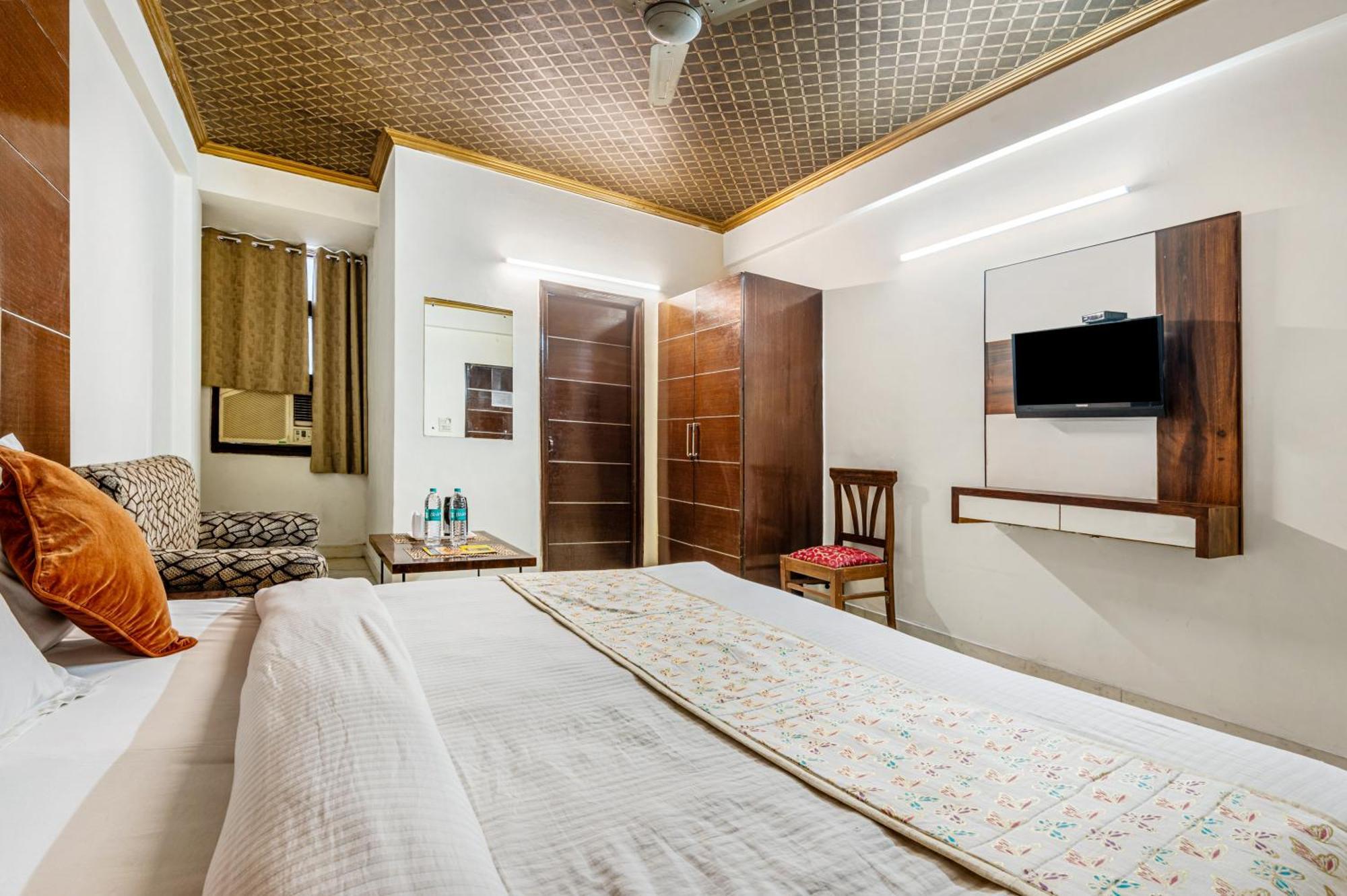 Hotel Nice Palace Δελχί Εξωτερικό φωτογραφία