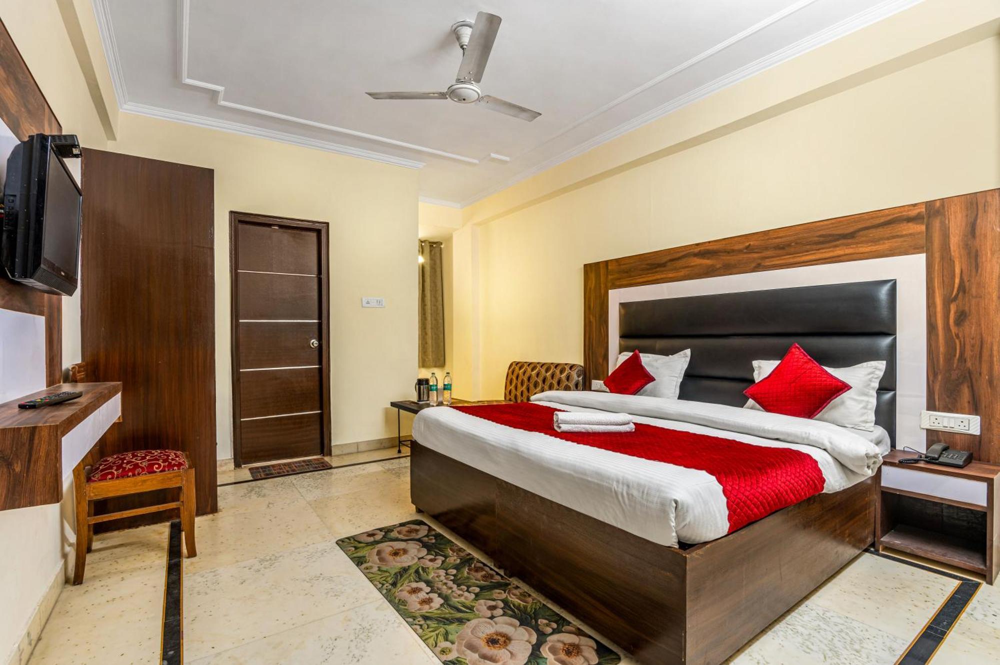 Hotel Nice Palace Δελχί Εξωτερικό φωτογραφία