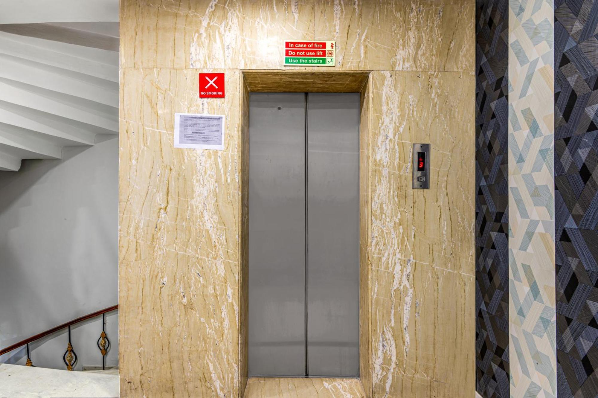 Hotel Nice Palace Δελχί Εξωτερικό φωτογραφία