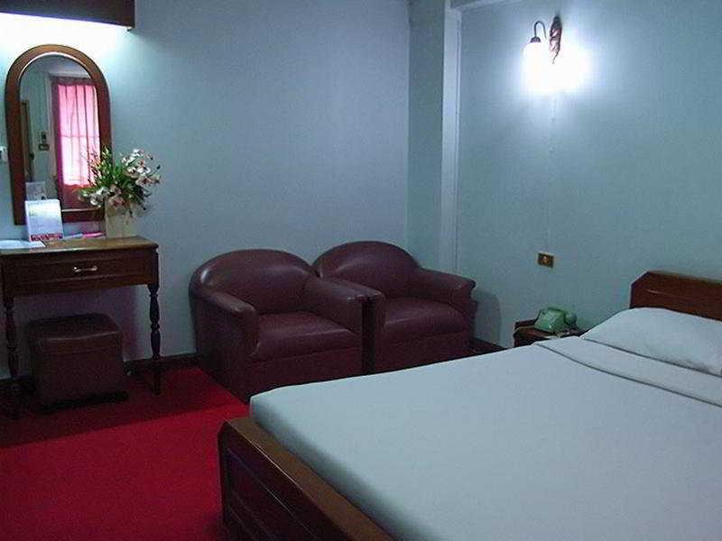Hotel Nice Palace Δελχί Εξωτερικό φωτογραφία